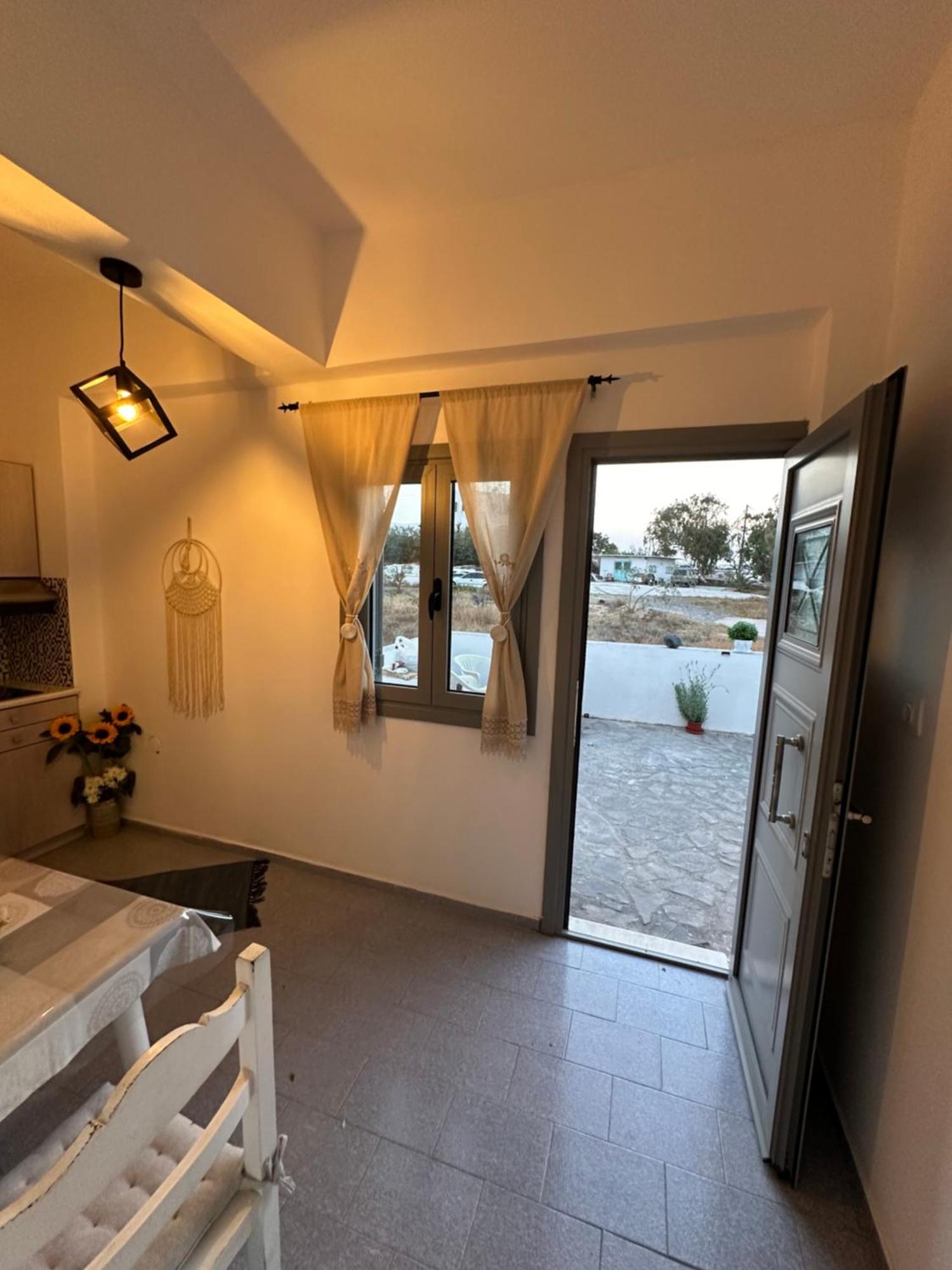 Nicole Rooms Santorini Vothon Exterior photo