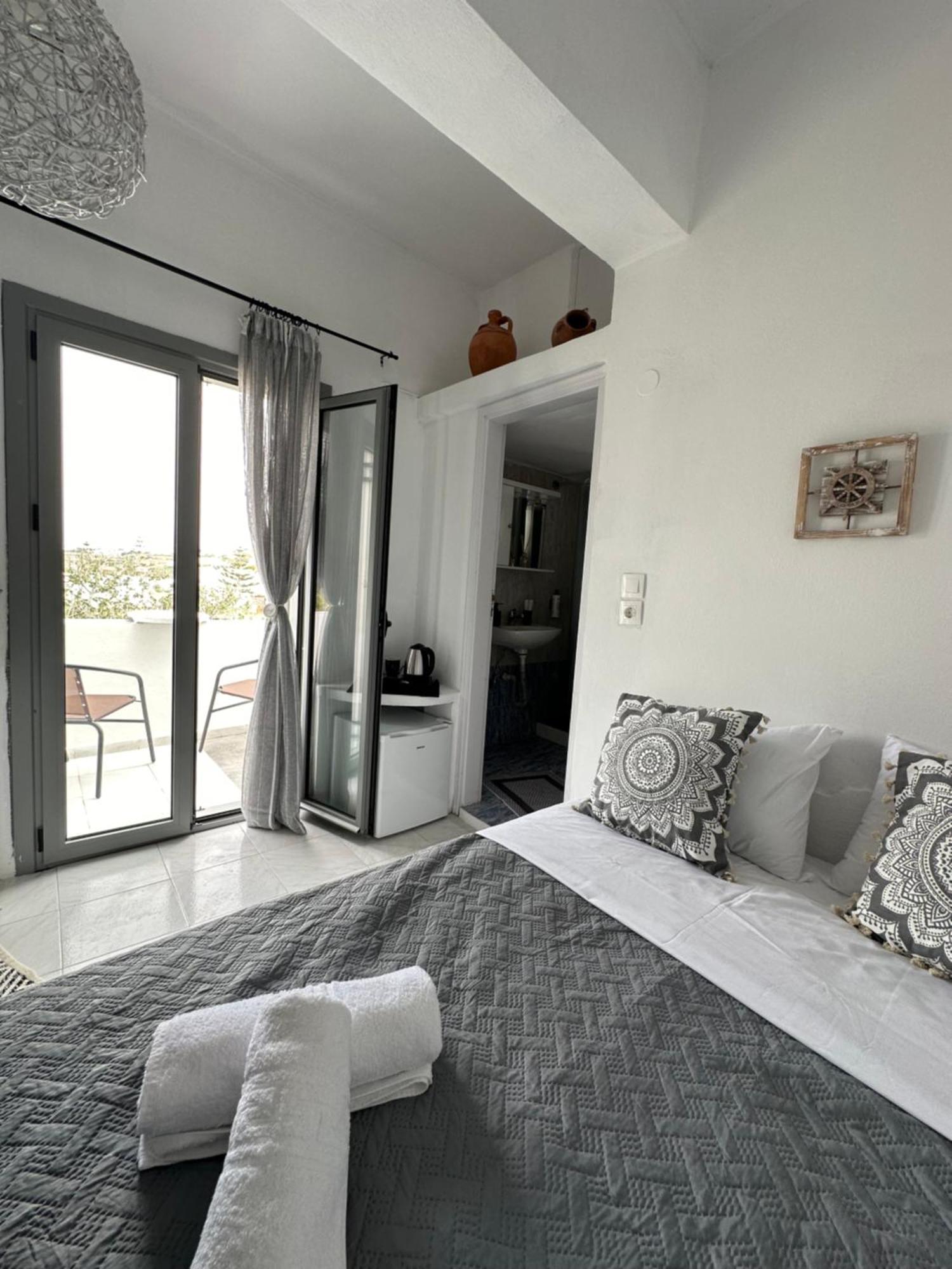 Nicole Rooms Santorini Vothon Exterior photo